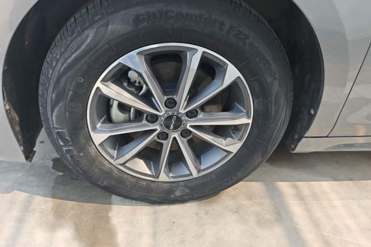 Used BYD Destroyer 05 2024 HONOR Edition DM-i 55KM Luxury Model Left Front Wheel Hub