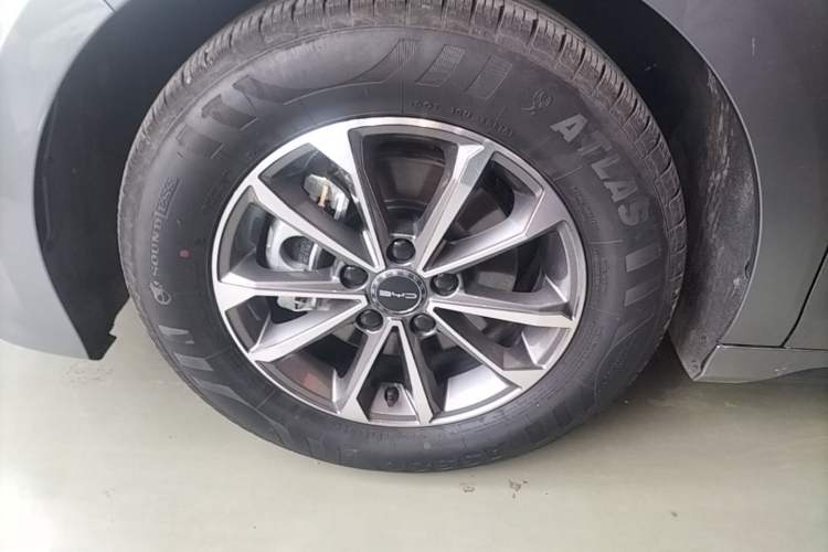 Used BYD Destroyer 05 2024 HONOR Edition DM-i 55KM Luxury Model Left Front Wheel Hub