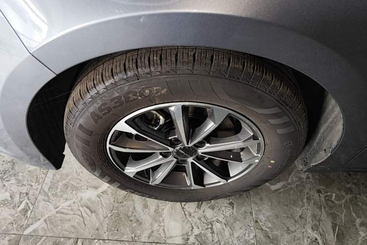 Used BYD Destroyer 05 2024 HONOR Edition DM-i 55KM Luxury Model Left Front Wheel Hub