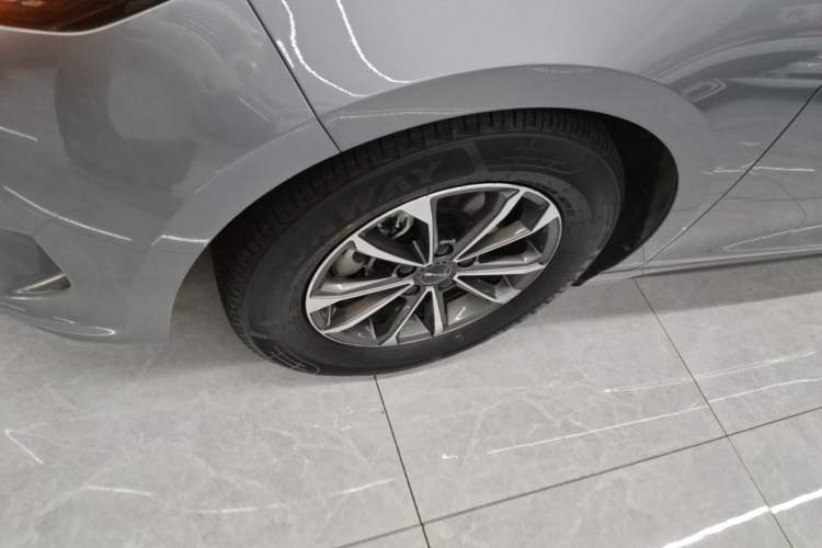 Used BYD Destroyer 05 2024 HONOR Edition DM-i 55KM Luxury Model Left Front Wheel Hub