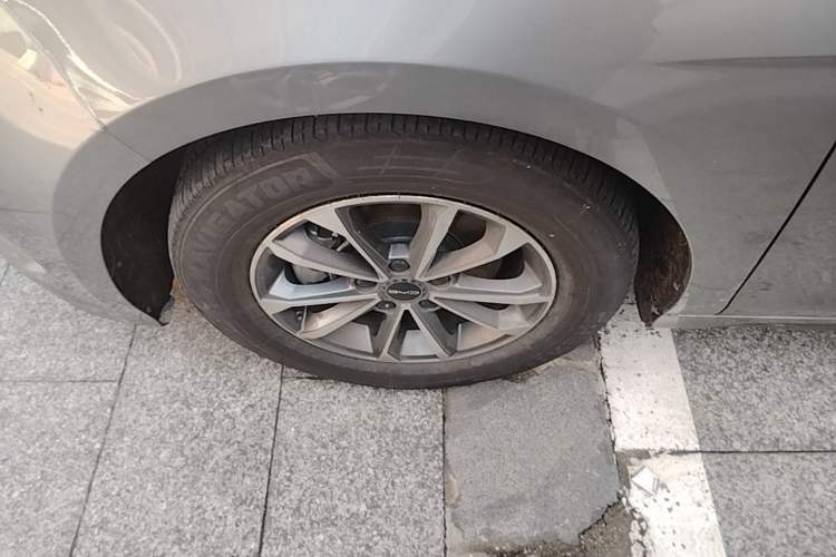 Used BYD Destroyer 05 2024 HONOR Edition DM-i 55KM Luxury Model Left Front Wheel Hub