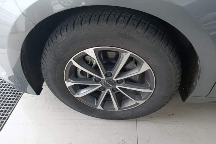 Used BYD Destroyer 05 2024 HONOR Edition DM-i 55KM Luxury Model Left Front Wheel Hub