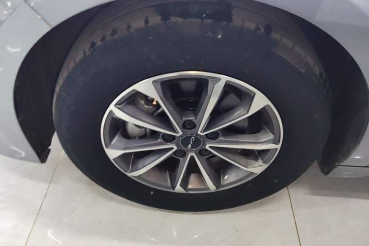 Used BYD Destroyer 05 2024 HONOR Edition DM-i 55KM Luxury Model Left Front Wheel Hub