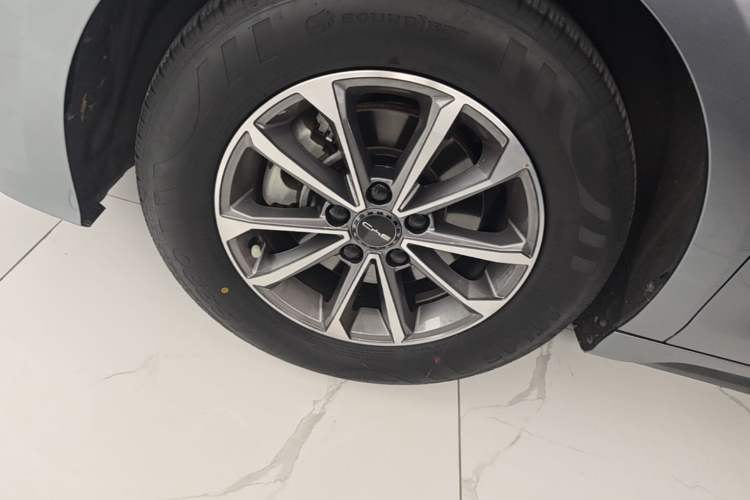 Used BYD Destroyer 05 2024 HONOR Edition DM-i 55KM Luxury Model Left Front Wheel Hub