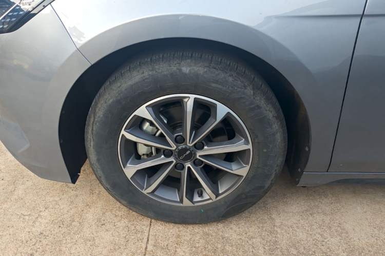 Used BYD Destroyer 05 2024 HONOR Edition DM-i 55KM Luxury Model Left Front Wheel Hub