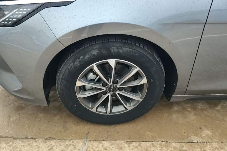 Used BYD Destroyer 05 2024 HONOR Edition DM-i 55KM Luxury Model Left Front Wheel Hub