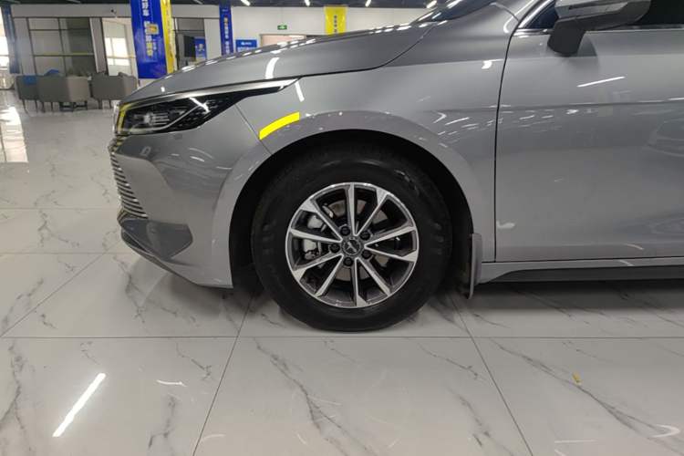 Used BYD Destroyer 05 2024 HONOR Edition DM-i 55KM Luxury Model Left Front Wheel Hub