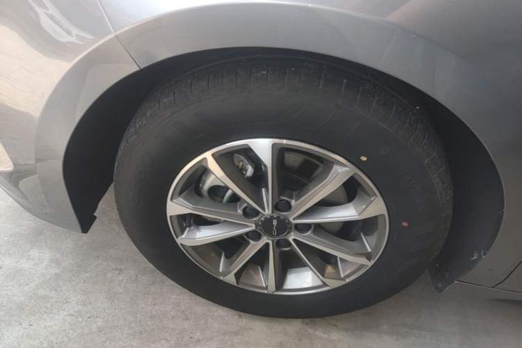 Used BYD Destroyer 05 2024 HONOR Edition DM-i 55KM Luxury Model Left Front Wheel Hub