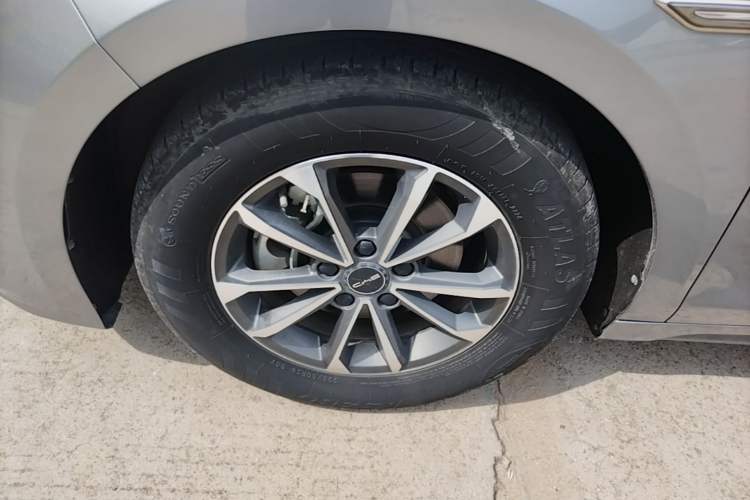 Used BYD Destroyer 05 2024 HONOR Edition DM-i 55KM Luxury Model Left Front Wheel Hub