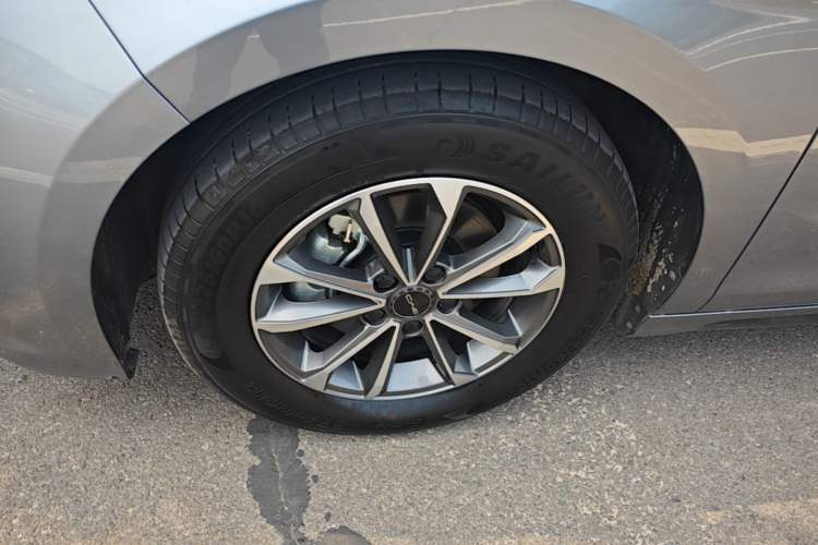 Used BYD Destroyer 05 2024 HONOR Edition DM-i 55KM Luxury Model Left Front Wheel Hub