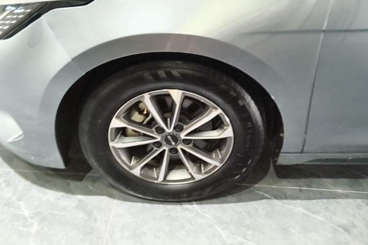 Used BYD Destroyer 05 2024 HONOR Edition DM-i 55KM Luxury Model Left Front Wheel Hub