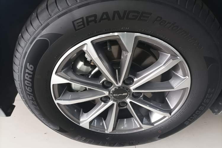 Used BYD Destroyer 05 2024 HONOR Edition DM-i 55KM Luxury Model Left Front Wheel Hub