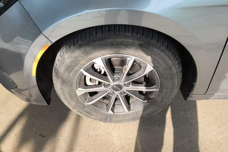 Used BYD Destroyer 05 2024 HONOR Edition DM-i 55KM Luxury Model Left Front Wheel Hub