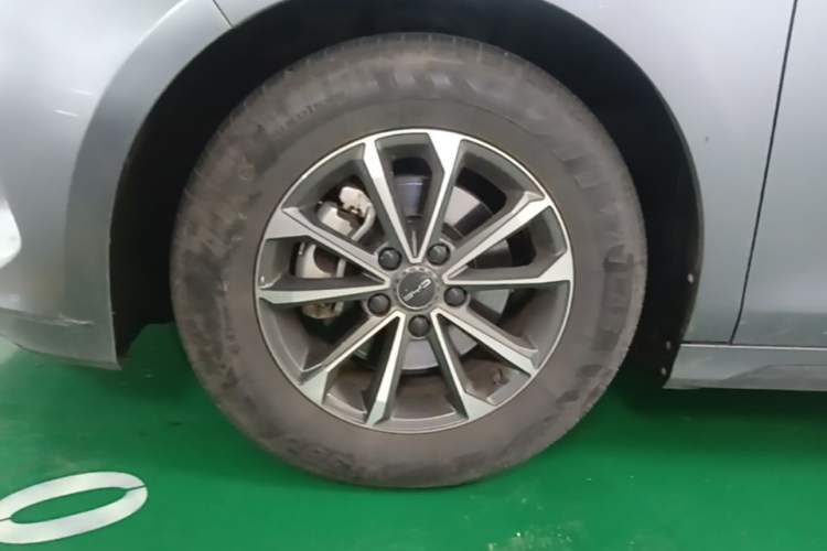 Used BYD Destroyer 05 2024 HONOR Edition DM-i 55KM Luxury Model Left Front Wheel Hub
