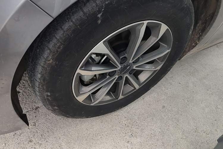 Used BYD Destroyer 05 2024 HONOR Edition DM-i 55KM Luxury Model Left Front Wheel Hub