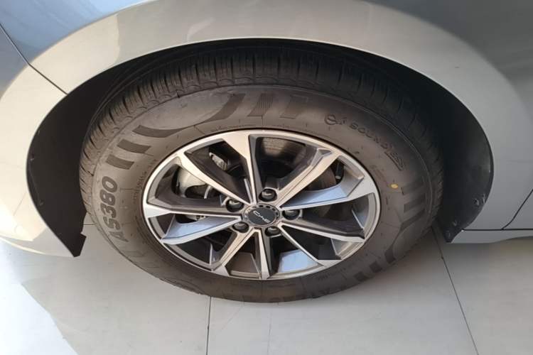 Used BYD Destroyer 05 2024 HONOR Edition DM-i 55KM Luxury Model Left Front Wheel Hub
