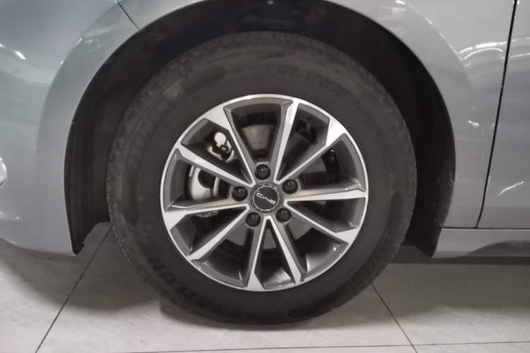 Used BYD Destroyer 05 2024 HONOR Edition DM-i 55KM Luxury Model Left Front Wheel Hub