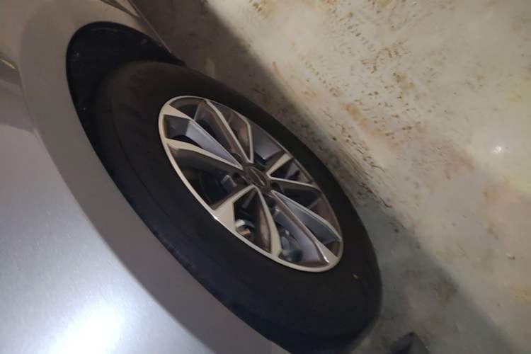 Used BYD Destroyer 05 2024 HONOR Edition DM-i 55KM Luxury Model Left Front Wheel Hub