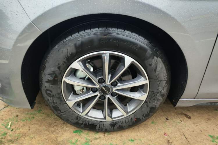 Used BYD Destroyer 05 2024 HONOR Edition DM-i 55KM Luxury Model Left Front Wheel Hub