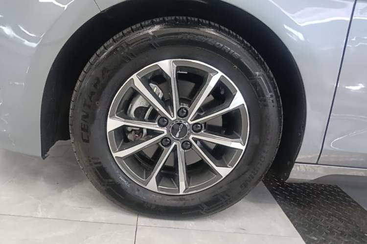 Used BYD Destroyer 05 2024 HONOR Edition DM-i 55KM Luxury Model Left Front Wheel Hub