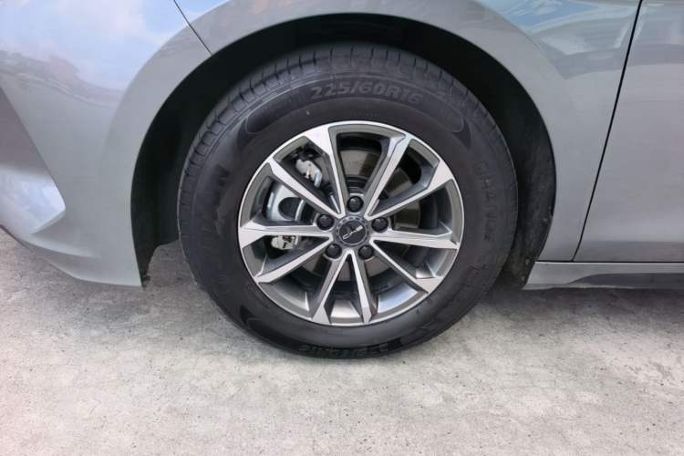 Used BYD Destroyer 05 2024 HONOR Edition DM-i 55KM Luxury Model Left Front Wheel Hub