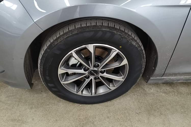 Used BYD Destroyer 05 2024 HONOR Edition DM-i 55KM Luxury Model Left Front Wheel Hub
