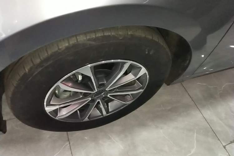Used BYD Destroyer 05 2024 HONOR Edition DM-i 55KM Luxury Model Left Front Wheel Hub