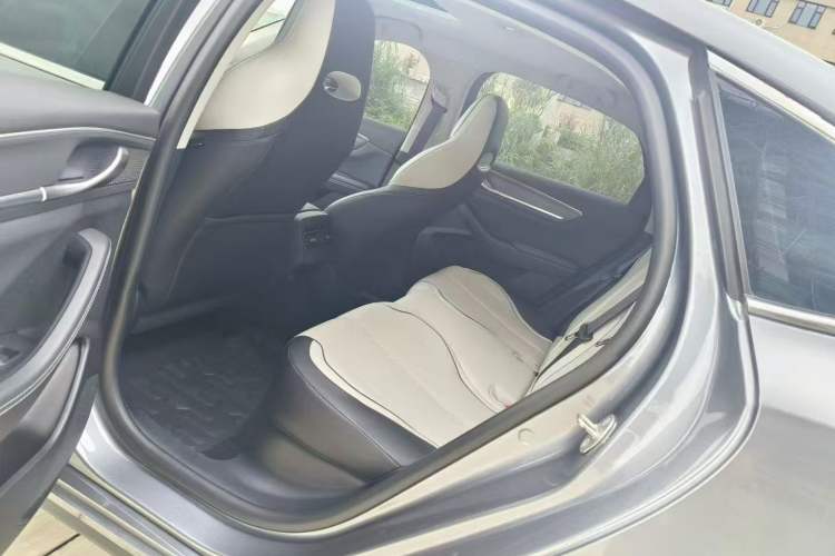 Used BYD Destroyer 05 2024 HONOR Edition DM-i 120KM Prestige Model Left Rear Seat