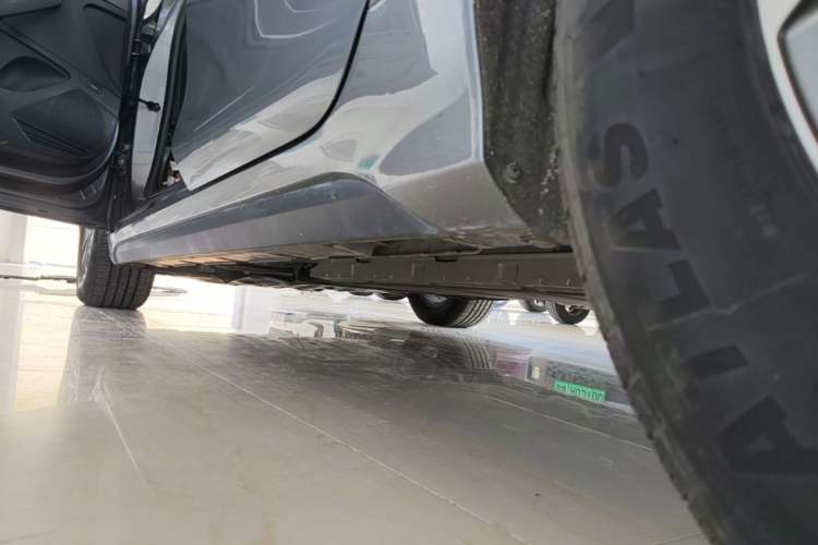 Used BYD Destroyer 05 2024 HONOR Edition DM-i 55KM Luxury Model Left Side Sill