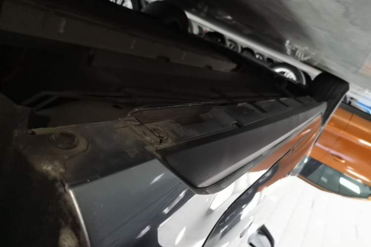 Used BYD Destroyer 05 2024 HONOR Edition DM-i 55KM Luxury Model Left Side Sill