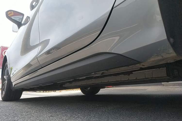 Used BYD Destroyer 05 2024 HONOR Edition DM-i 55KM Luxury Model Left Side Sill