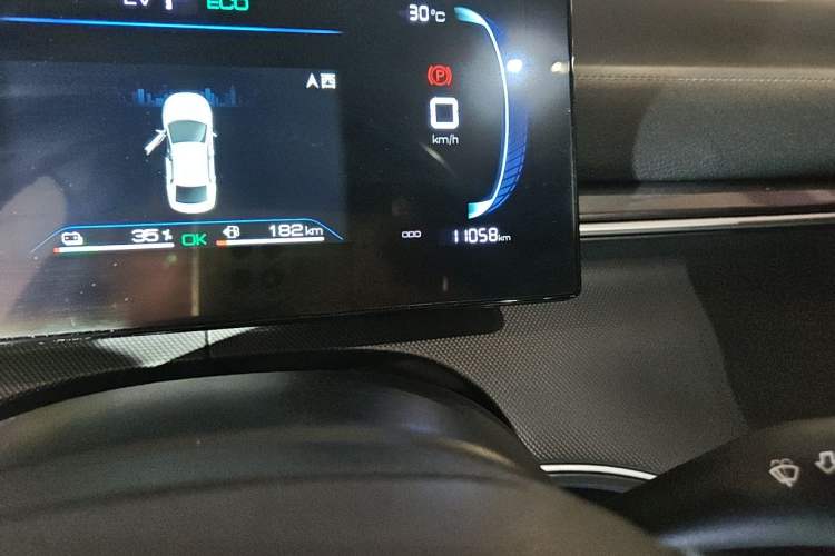 Used BYD Destroyer 05 2024 HONOR Edition DM-i 55KM Luxury Model Odometer Close Up