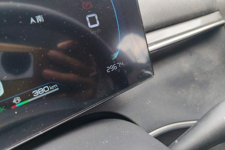 Used BYD Destroyer 05 2024 HONOR Edition DM-i 55KM Luxury Model Odometer Close Up