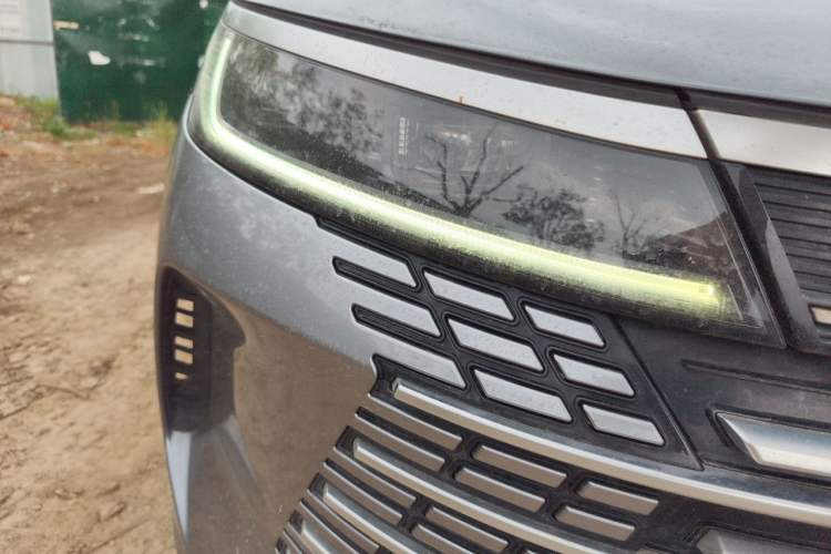 Used BYD Destroyer 05 2024 HONOR Edition DM-i 55KM Luxury Model Right Front Headlight