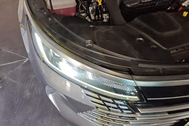 Used BYD Destroyer 05 2024 HONOR Edition DM-i 55KM Luxury Model Right Front Headlight