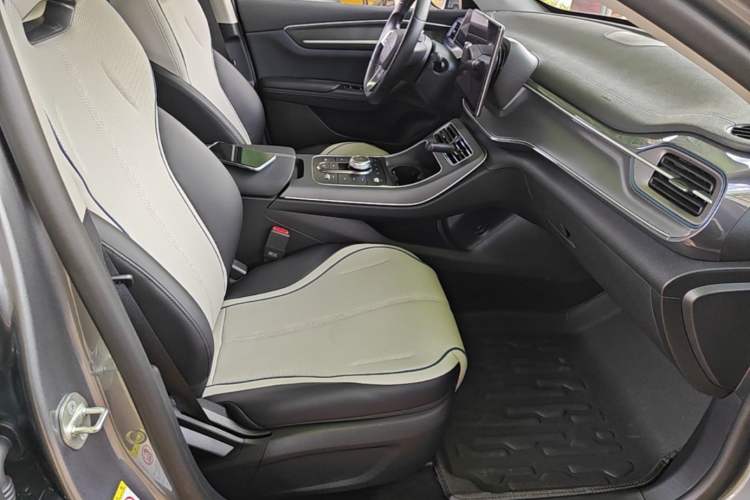Used BYD Destroyer 05 2024 HONOR Edition DM-i 55KM Luxury Model Right Front Seat