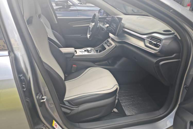 Used BYD Destroyer 05 2024 HONOR Edition DM-i 55KM Luxury Model Right Front Seat