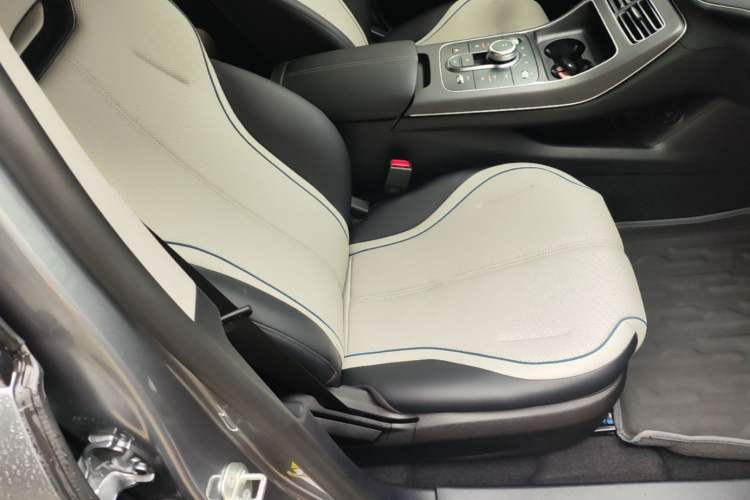Used BYD Destroyer 05 2024 HONOR Edition DM-i 55KM Luxury Model Right Front Seat