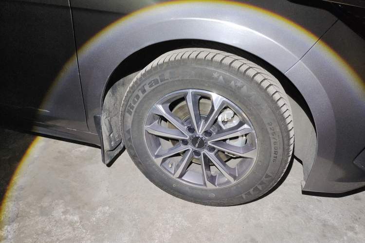 Used BYD Destroyer 05 2024 HONOR Edition DM-i 55KM Luxury Model Right Front Wheel Hub