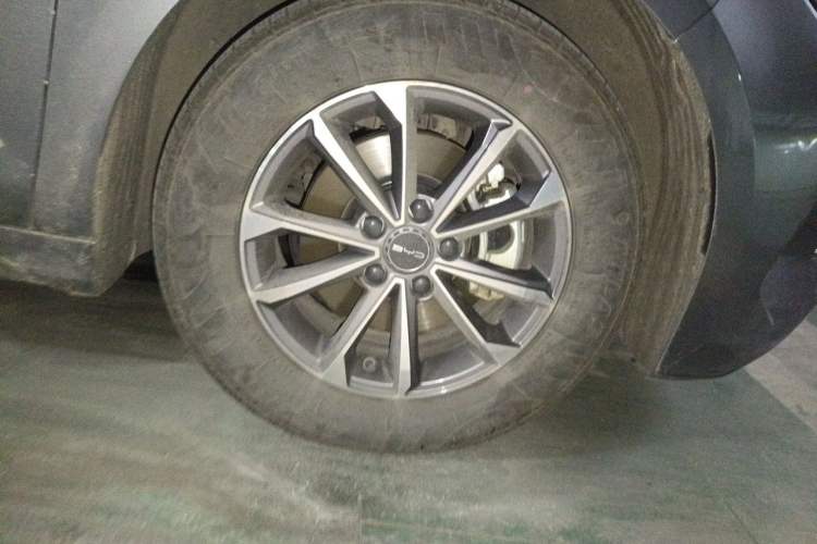 Used BYD Destroyer 05 2024 HONOR Edition DM-i 55KM Luxury Model Right Front Wheel Hub