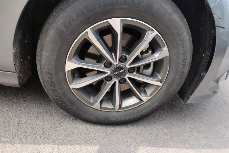 Used BYD Destroyer 05 2024 HONOR Edition DM-i 55KM Luxury Model Right Front Wheel Hub