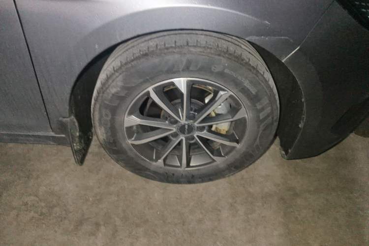 Used BYD Destroyer 05 2024 HONOR Edition DM-i 55KM Luxury Model Right Front Wheel Hub