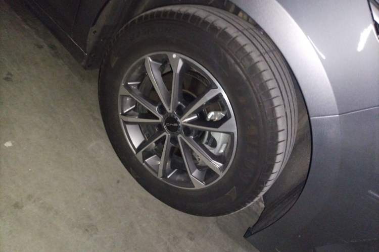 Used BYD Destroyer 05 2024 HONOR Edition DM-i 55KM Luxury Model Right Front Wheel Hub