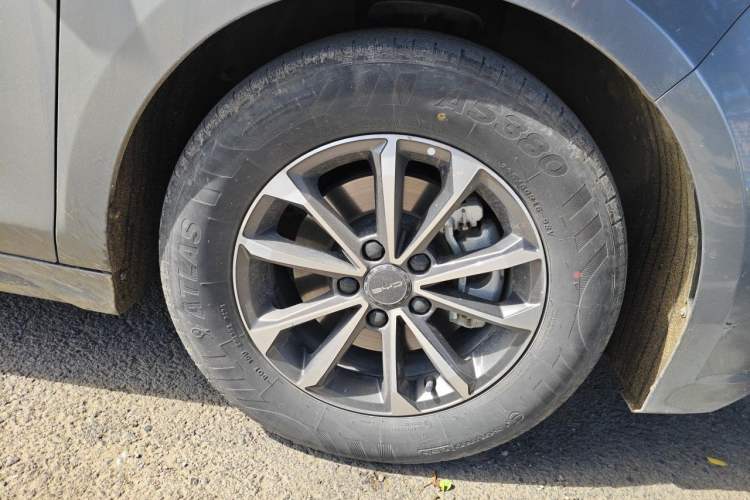 Used BYD Destroyer 05 2024 HONOR Edition DM-i 55KM Luxury Model Right Front Wheel Hub
