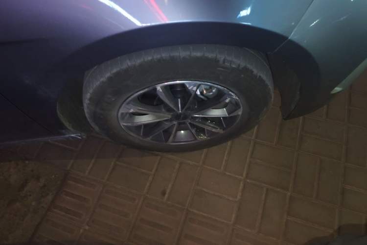 Used BYD Destroyer 05 2024 HONOR Edition DM-i 55KM Luxury Model Right Front Wheel Hub