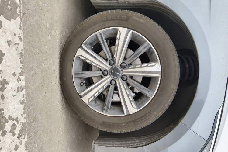 Used BYD Destroyer 05 2024 Honor Edition DM-i 120KM Luxury Model Right Front Wheel Hub