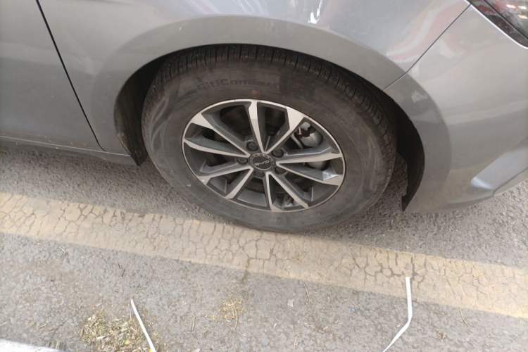 Used BYD Destroyer 05 2024 HONOR Edition DM-i 55KM Luxury Model Right Front Wheel Hub