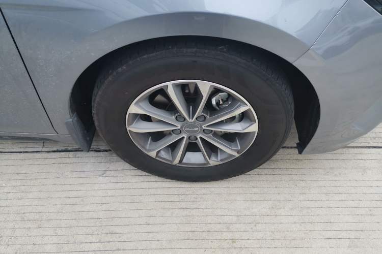 Used BYD Destroyer 05 2024 HONOR Edition DM-i 55KM Luxury Model Right Front Wheel Hub