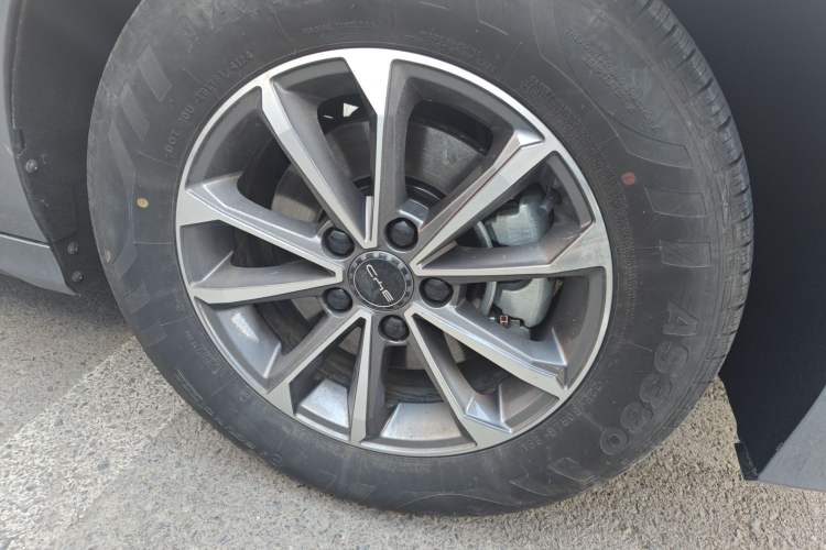 Used BYD Destroyer 05 2024 HONOR Edition DM-i 55KM Luxury Model Right Front Wheel Hub