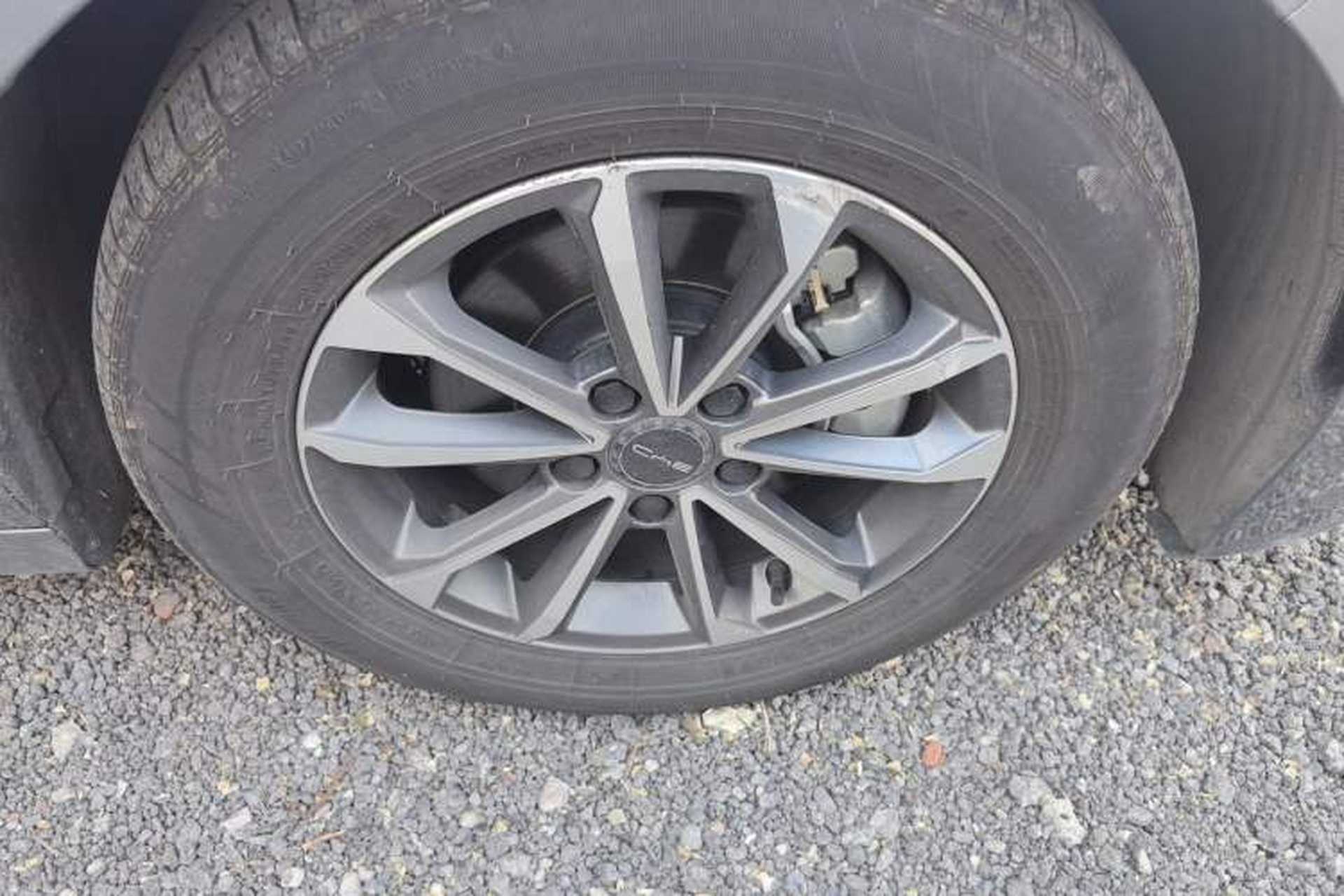Used BYD Destroyer 05 2024 HONOR Edition DM-i 55KM Luxury Model Right Front Wheel Hub